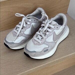 Nike Women's White and Gray Sneakers